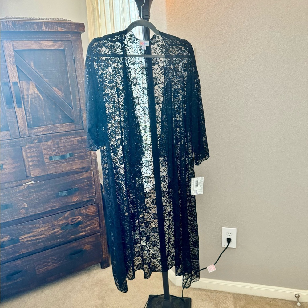 NWT LuLaRoe Shirley, L